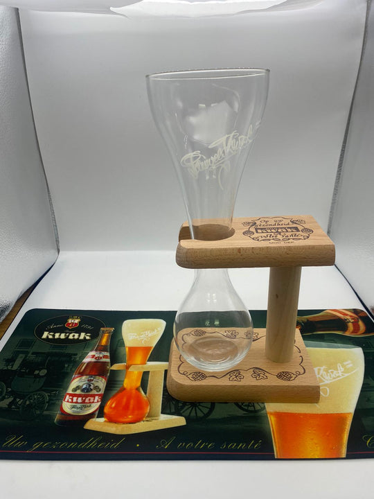 Pauwel kwak 33cl glass with stand and kwak bar runner